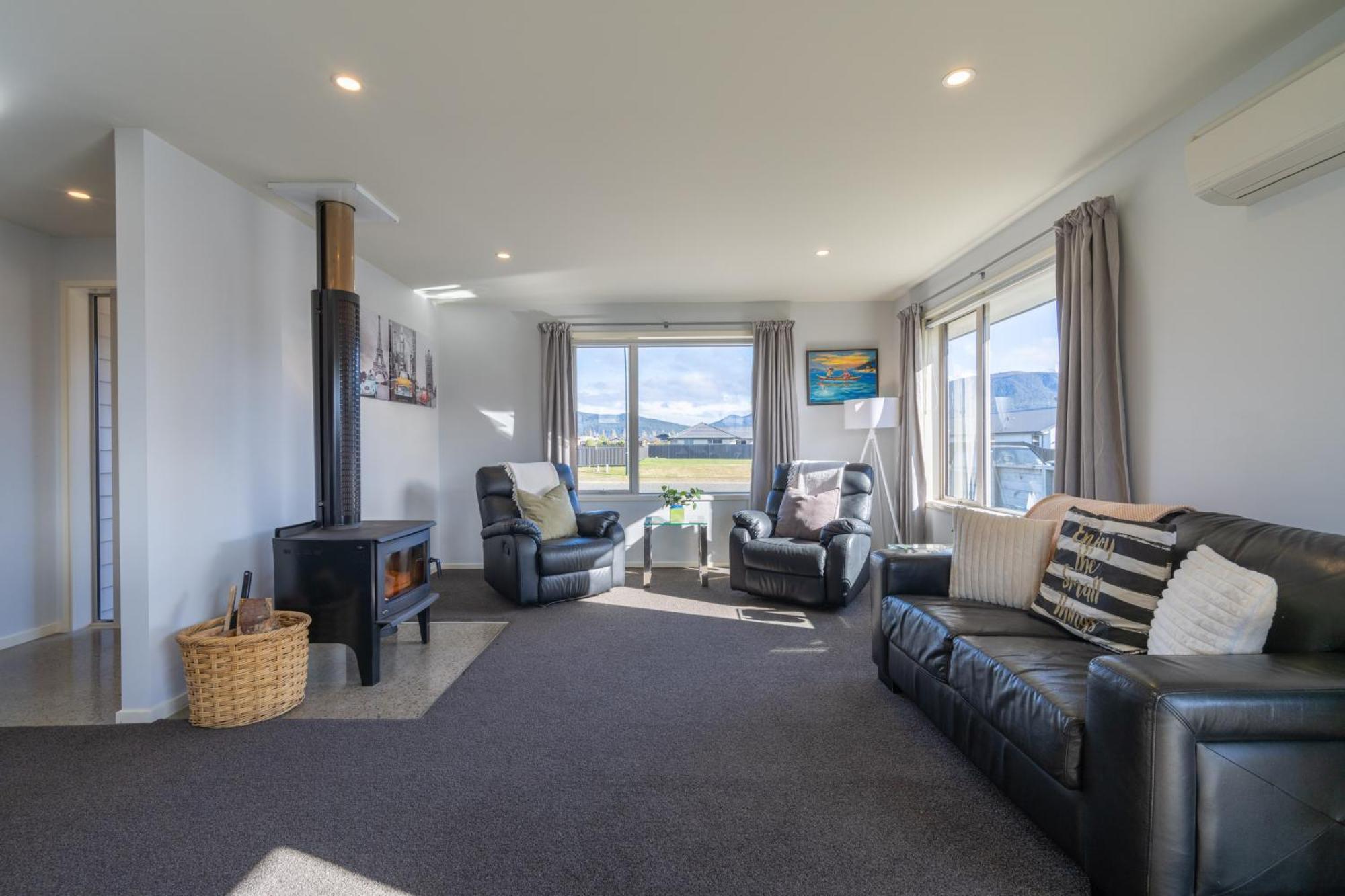 Cozy Haven - Te Anau Holiday Home Exterior photo