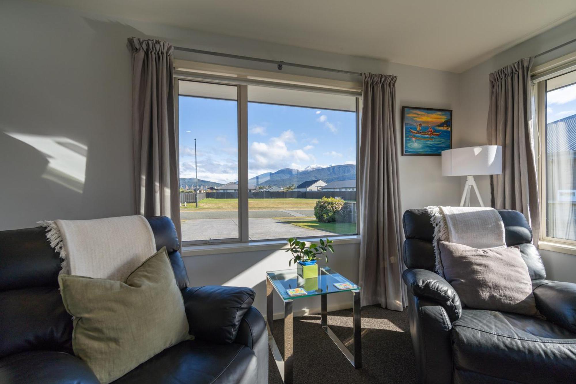 Cozy Haven - Te Anau Holiday Home Exterior photo
