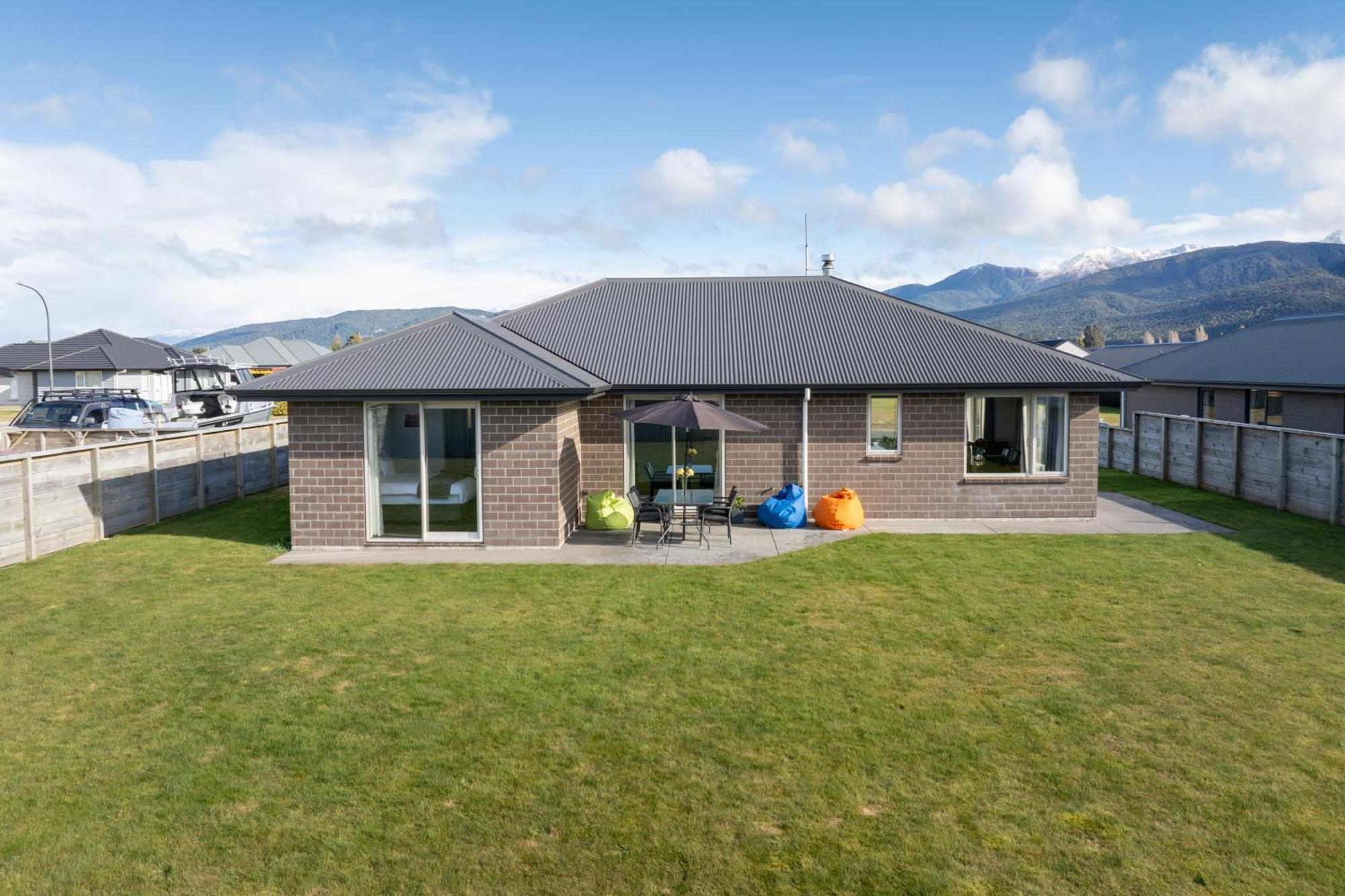 Cozy Haven - Te Anau Holiday Home Exterior photo