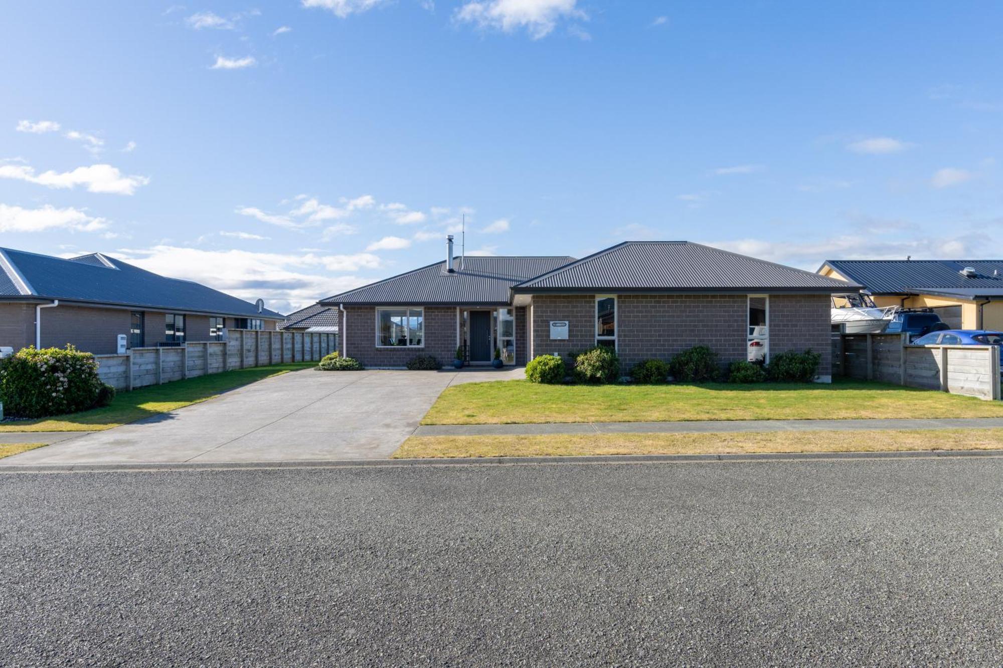 Cozy Haven - Te Anau Holiday Home Exterior photo