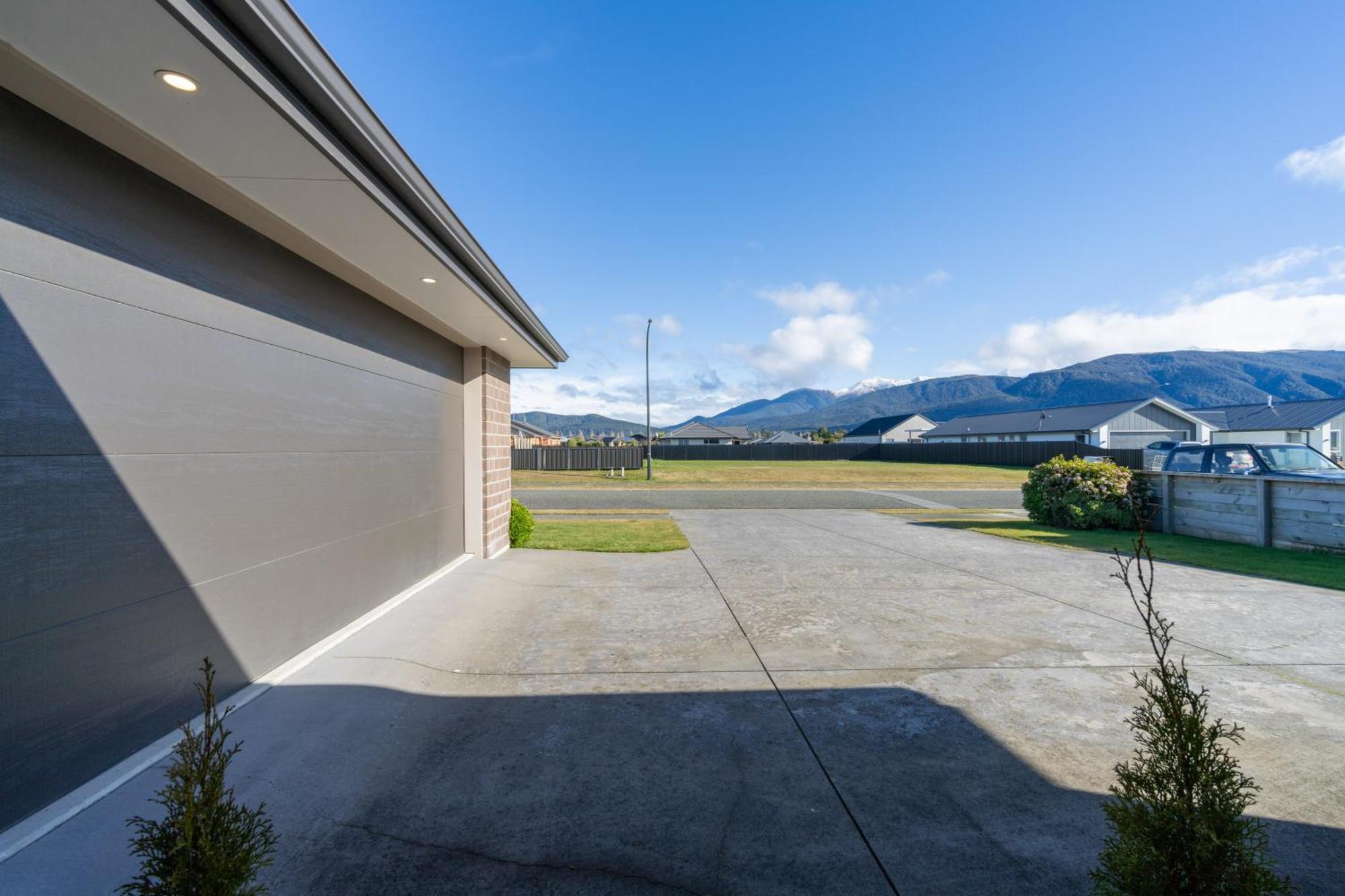 Cozy Haven - Te Anau Holiday Home Exterior photo