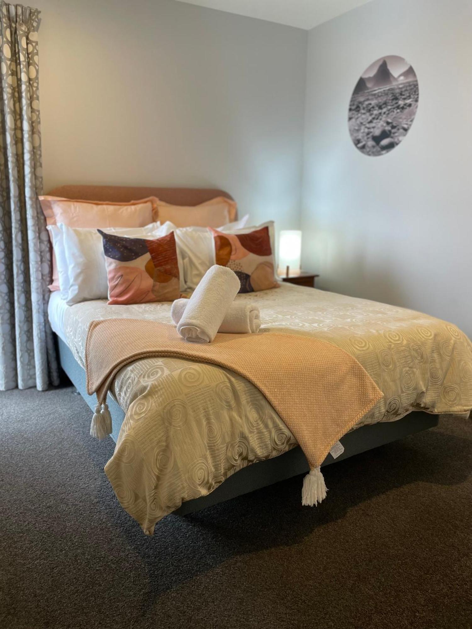 Cozy Haven - Te Anau Holiday Home Exterior photo